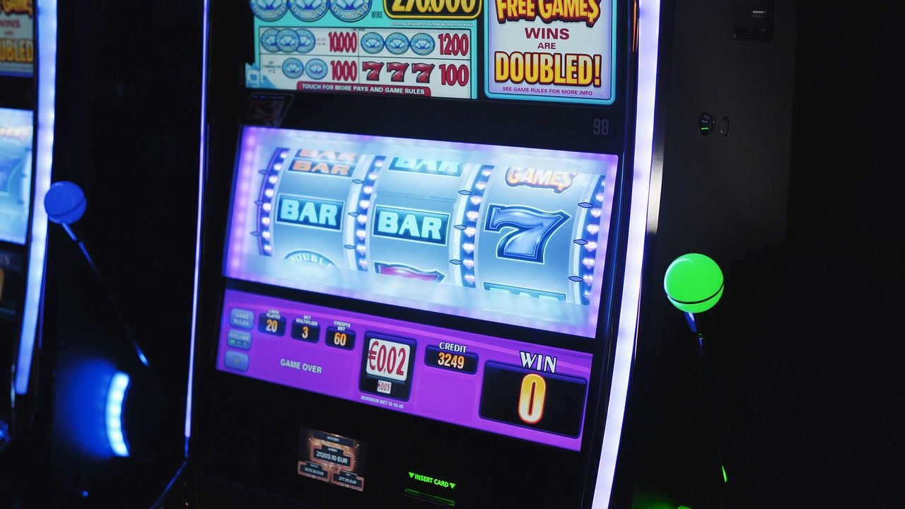 တိုက်ရိုက် Live Casino – လူသားဒီလာများနှင့် အချိန်နှင့်တပြေးညီ ကစားခြင်း